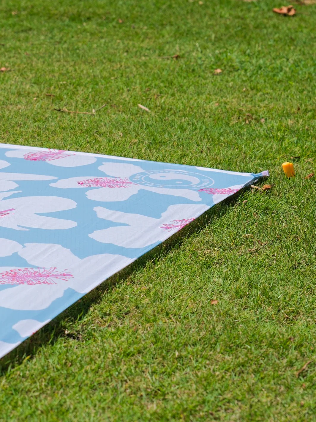 Koki'o Ke'oke'o Thin Beach Mat - Image 3