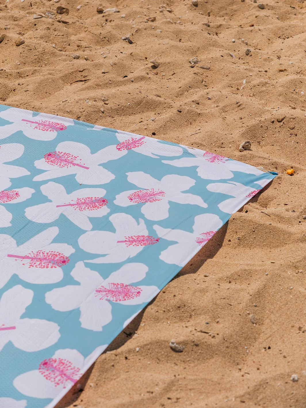 Koki'o Ke'oke'o Thin Beach Mat - Image 6
