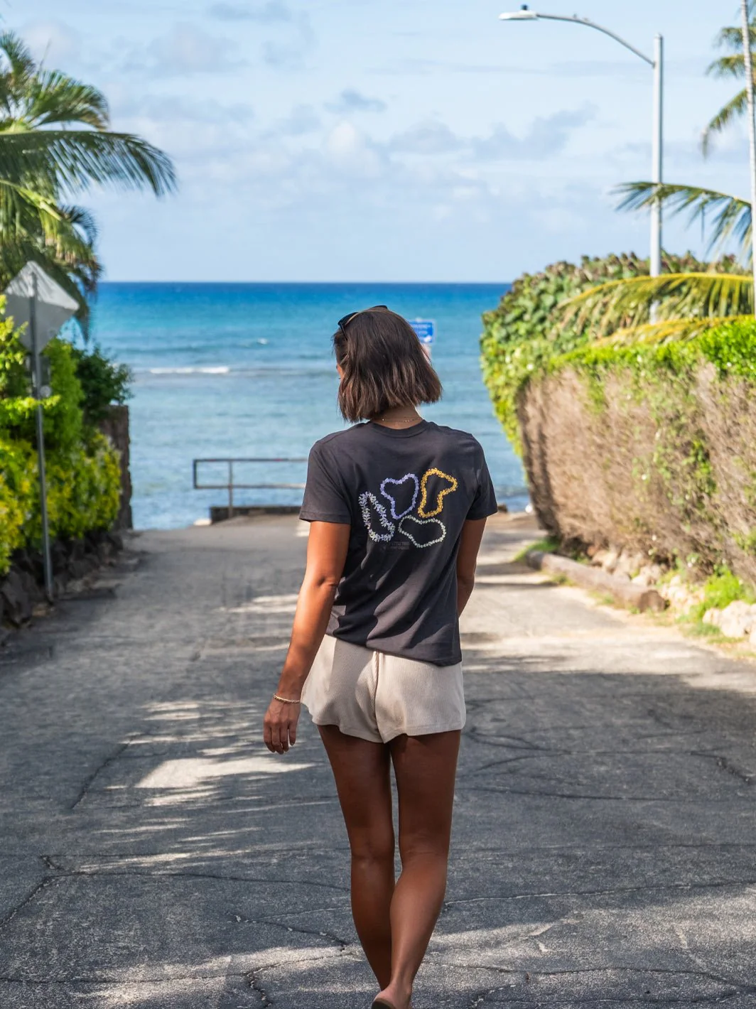 More Lei Classic Tee - Image 2