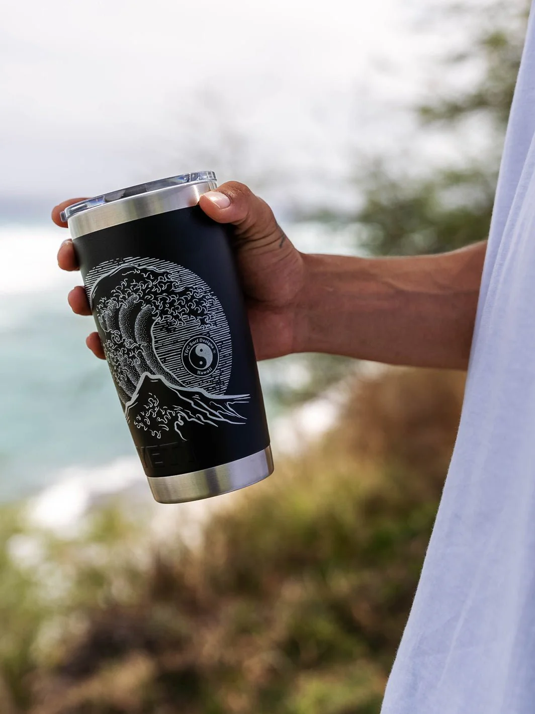 T&C Surf 20 oz Stoked Hokusai Tumbler Yeti - Image 6
