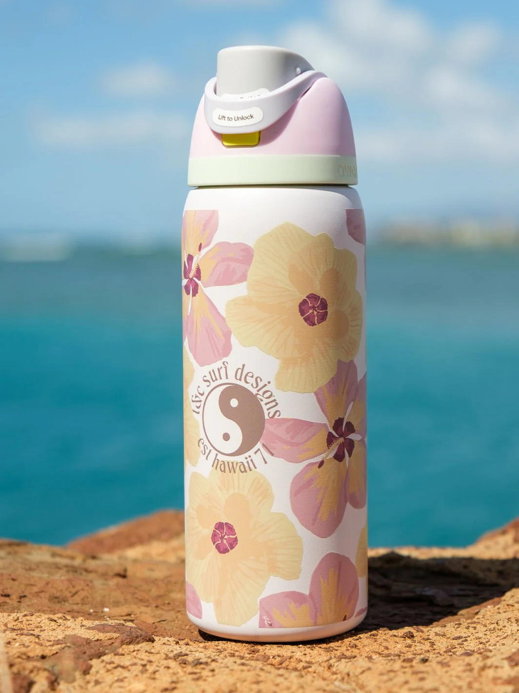 T&C Surf 32 oz Watercolor Hau Owala - Image 3