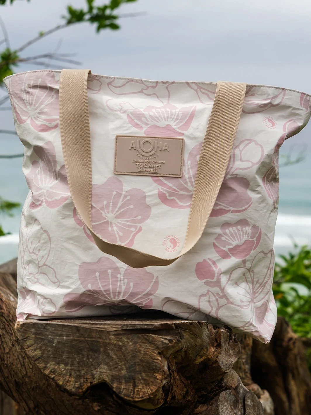 Aloha Collection Cherry Sakura Day Tripper Bag - Image 4