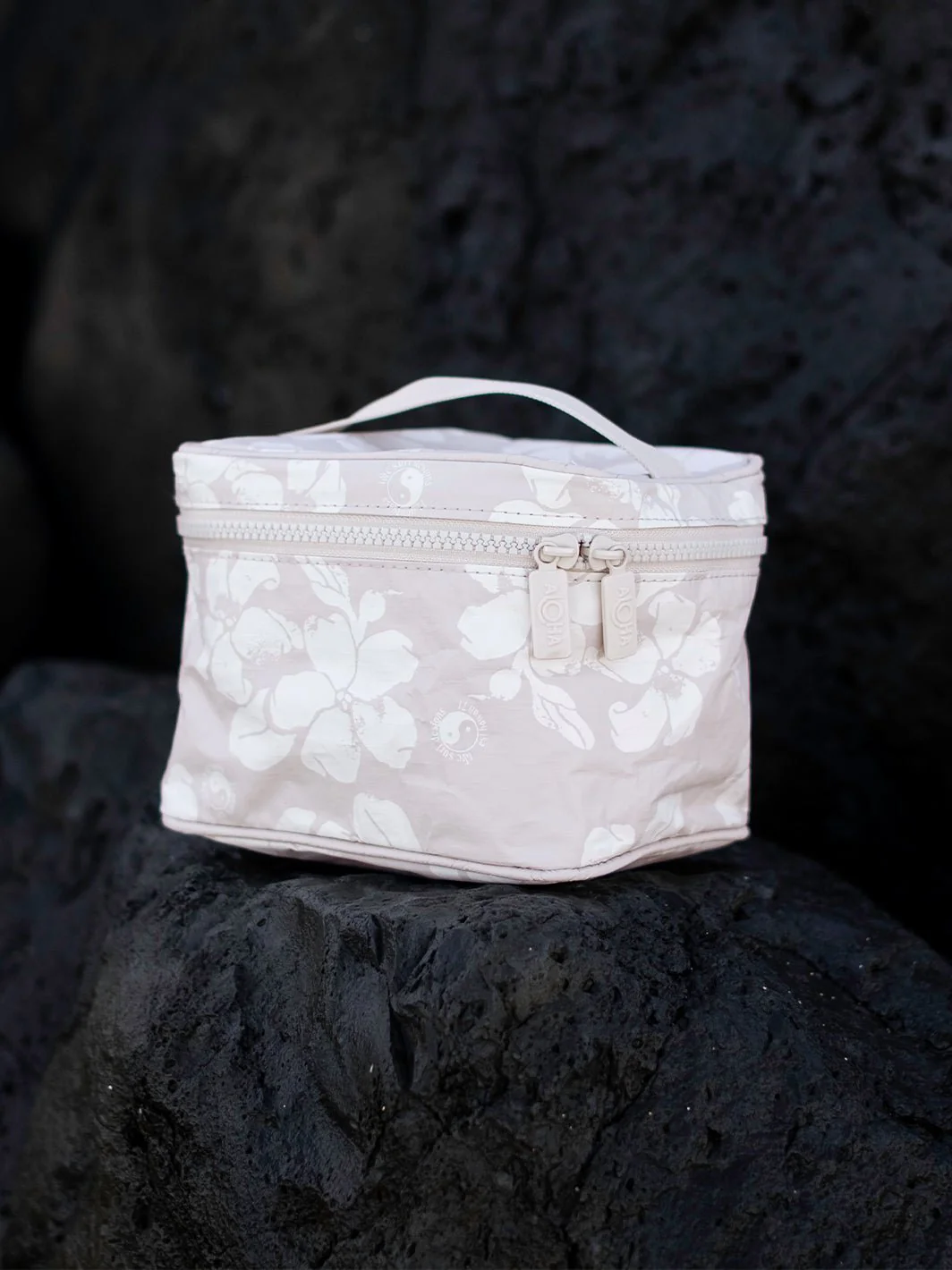 Aloha Collection Puakenikeni Distressed Cabin Crew Kit - Image 3