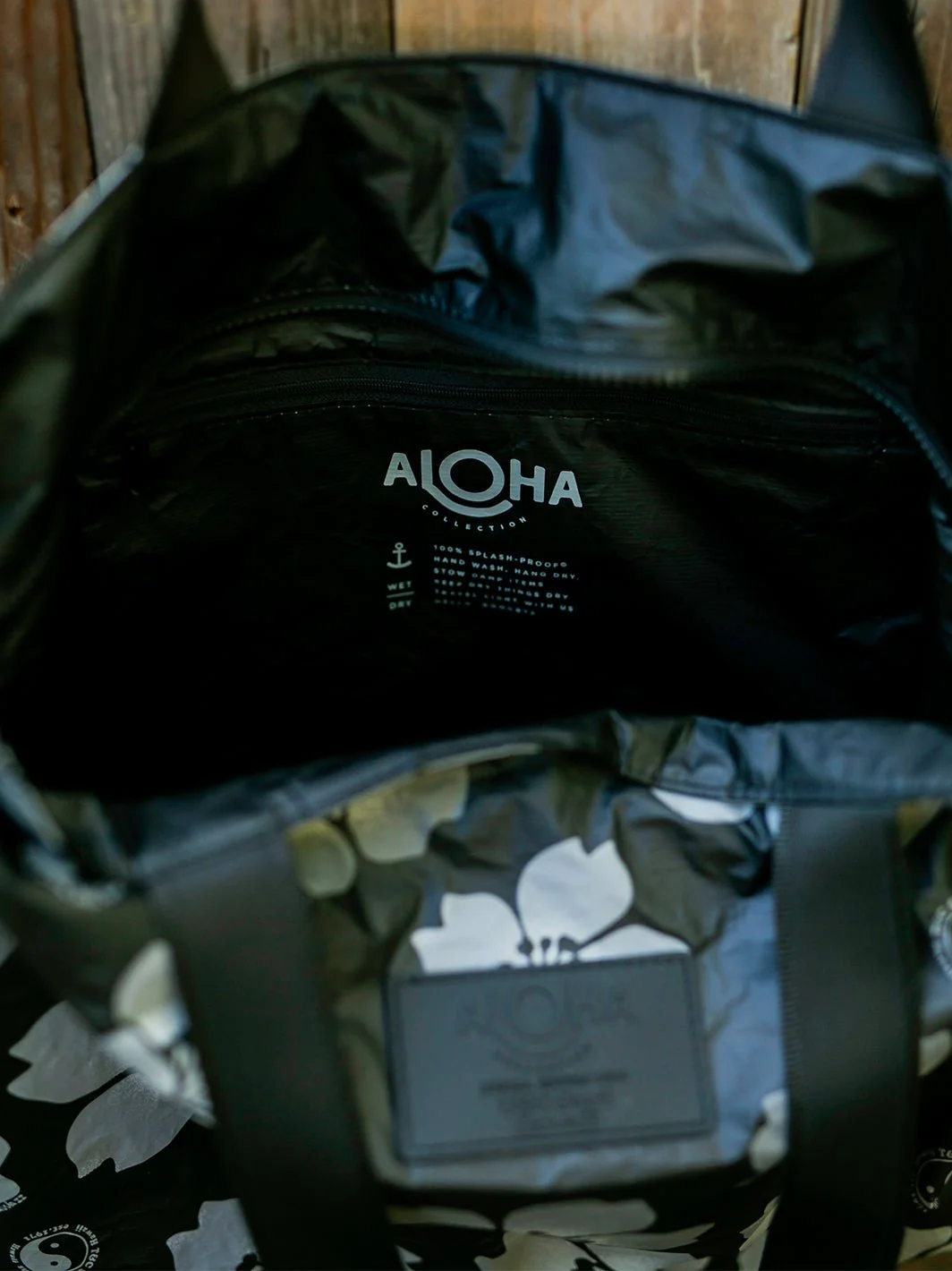 Aloha Collection Throwback Sakura Day Tripper Bag - Image 3
