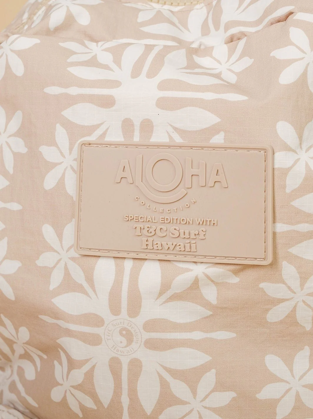 Aloha Collection Tiare Quilt Backpack - Image 5