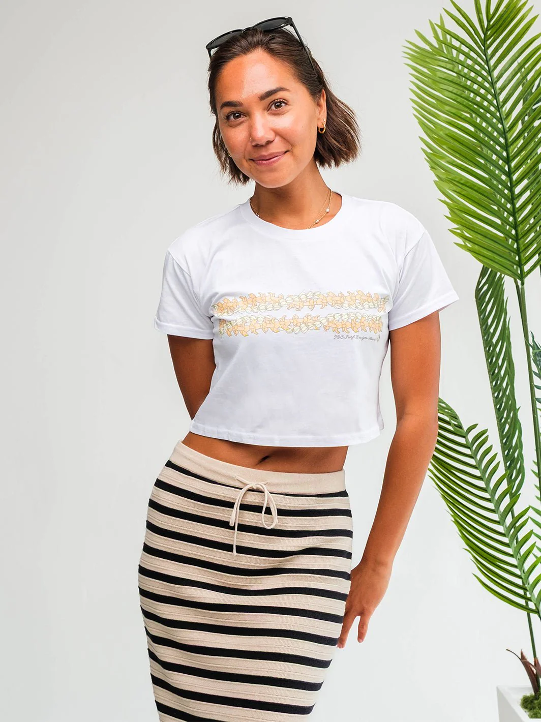 Lei Twist Crop Tee - Image 3