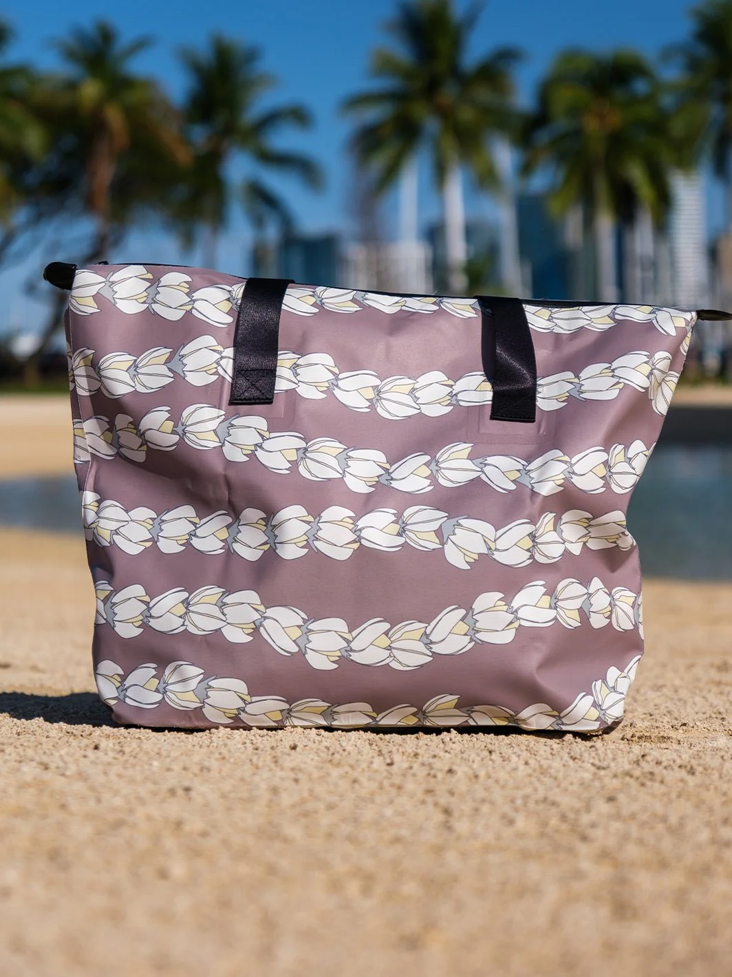 Pikake Pearl Dry Bag Tote - Image 4